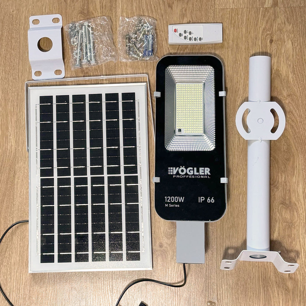 Výkonná solárna lampa, súmrakový senzor, diaľkové ovládanie, Vögler Professional 1200W