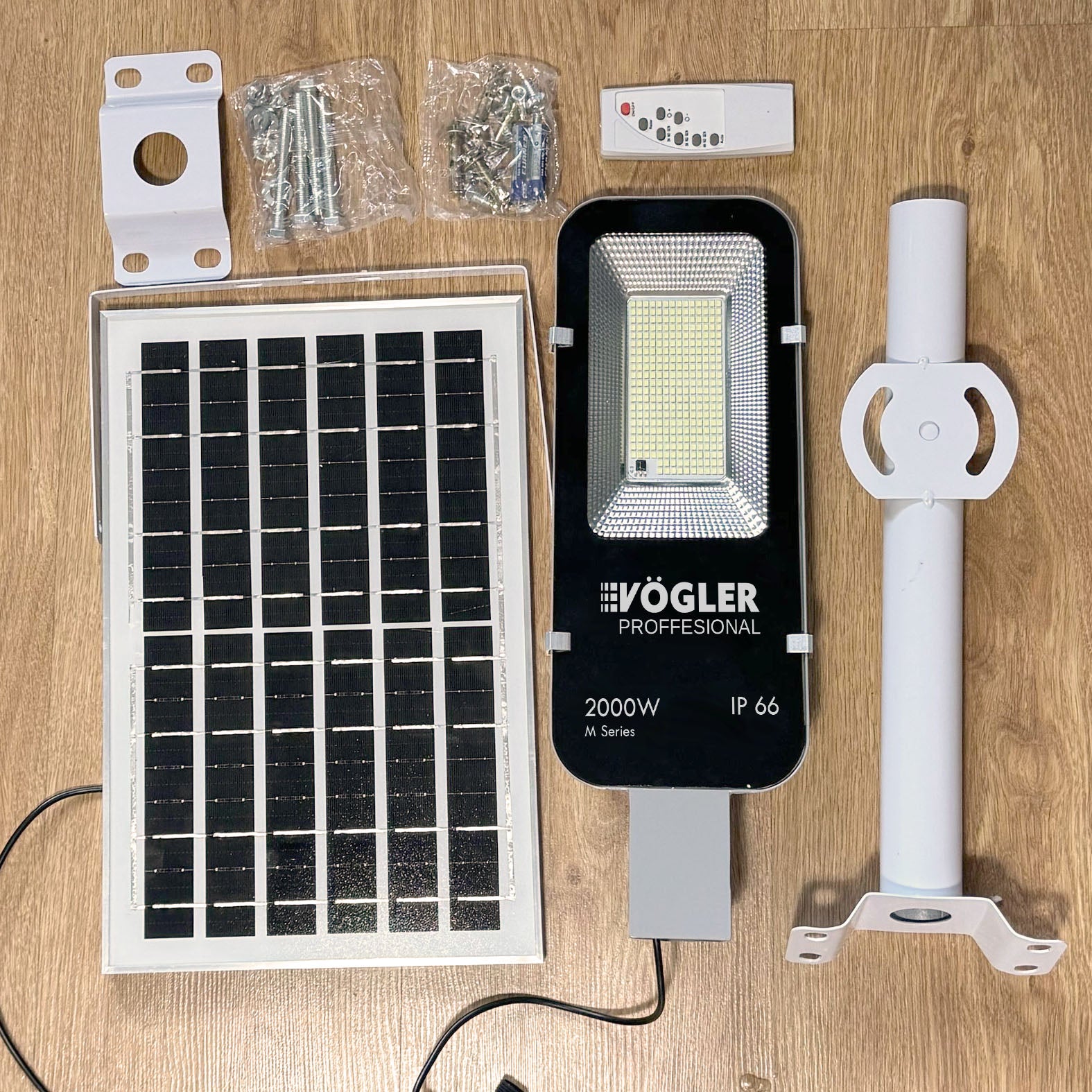 Výkonná solárna lampa, súmrakový senzor, diaľkové ovládanie, Vögler Professional 2000W
