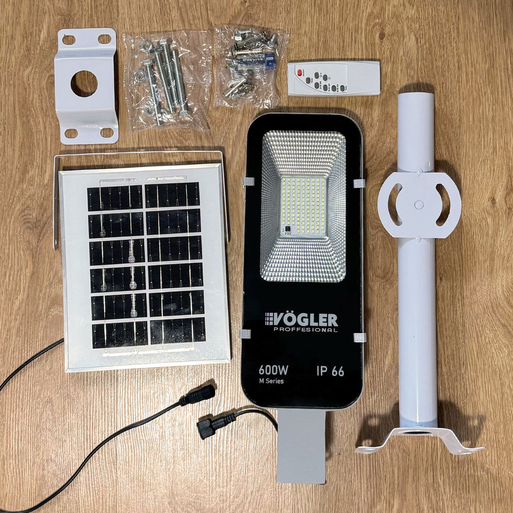 Výkonná solárna lampa, súmrakový senzor, diaľkové ovládanie, Vögler Professional 600W